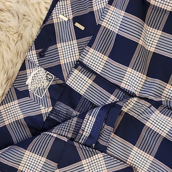 Ladies golf shorts - Picture 3 of 4